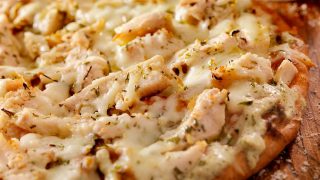chicken alfredo pizza