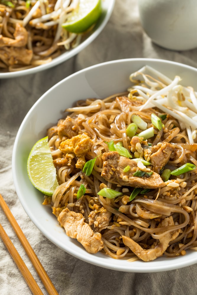 low carb chicken pad thai zoodles