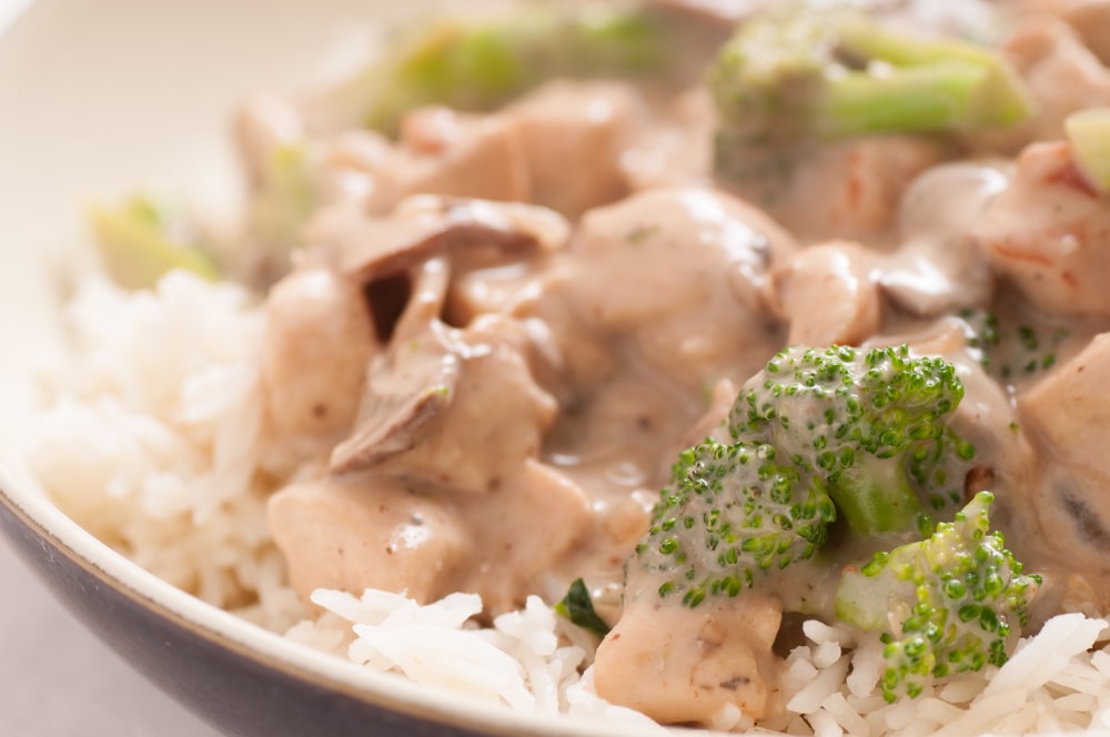 low carb chicken broccoli alfredo skillet