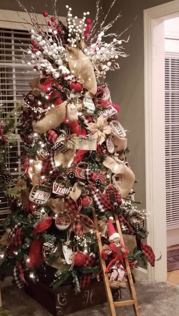 farmhouse style Christmas tree topper made with natural materials