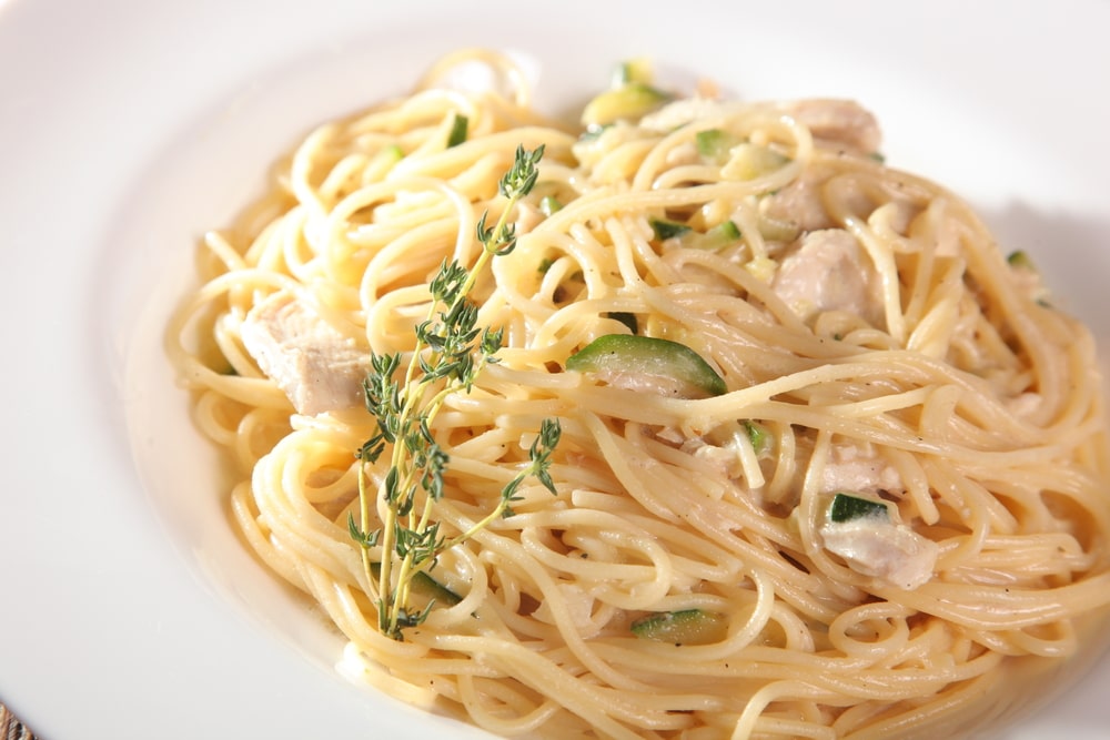 slow cooker chicken spaghetti with cream cheese